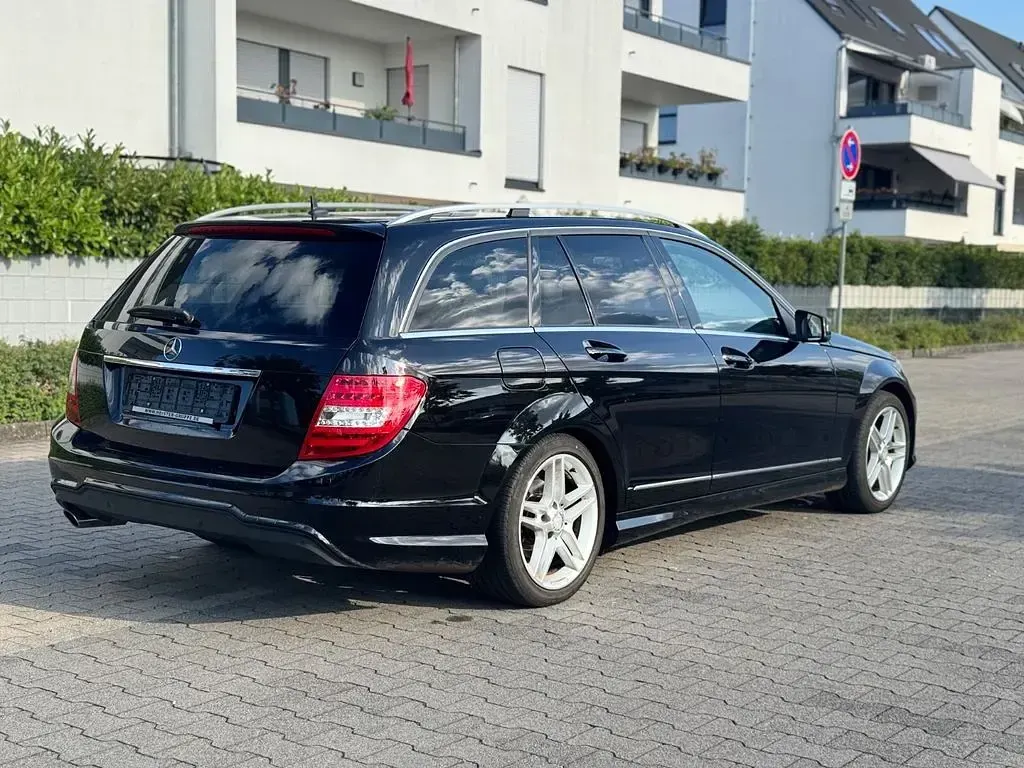 Gebraucht Mercedes C180 AMG 156 PS (114 kW) 2013 Schwarz Limousine