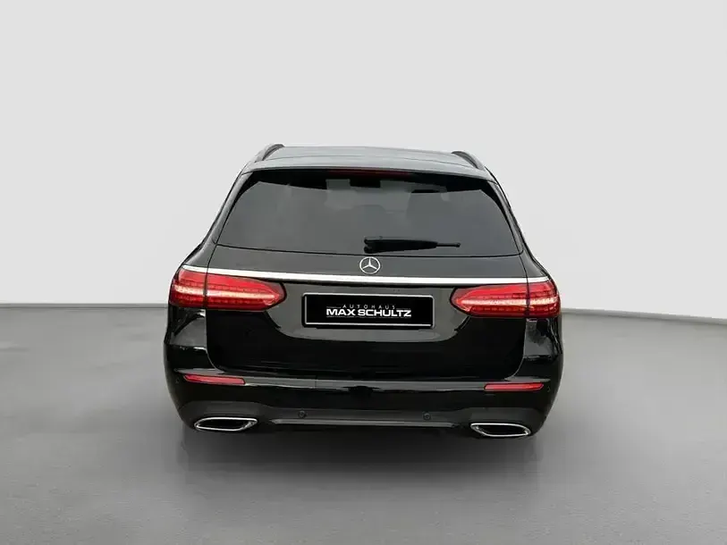 Gebraucht Mercedes E400 AMG 330 PS (242 kW) 2022 Unilack schwarz uni Kombi