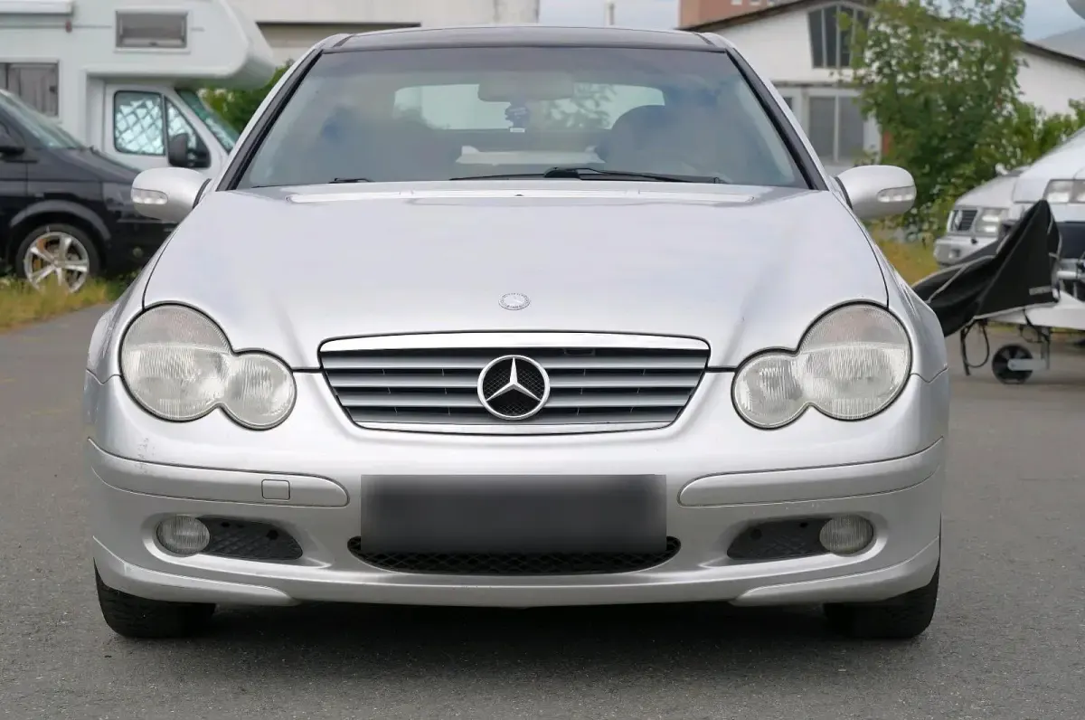 Gebraucht Mercedes C180 143 PS (105 kW) 2002 Silber Coupé