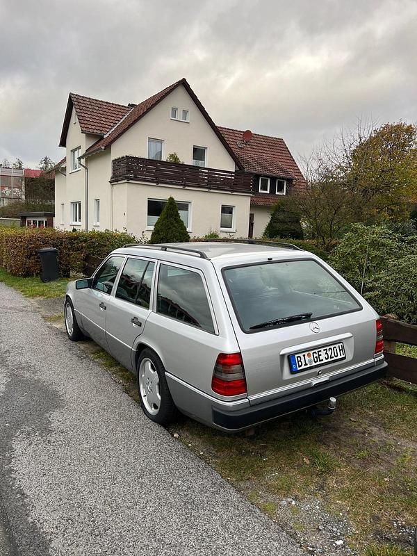 Gebraucht Mercedes E320 220 PS (161 kW) 1992 Silber Kombi