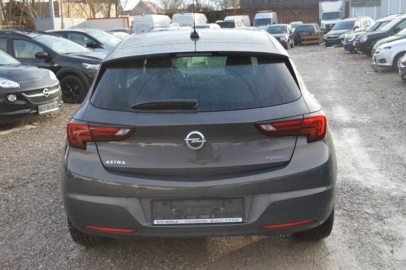 Gebraucht Opel Astra Dynamic 150 PS (110 kW) 2017 Grau Limousine