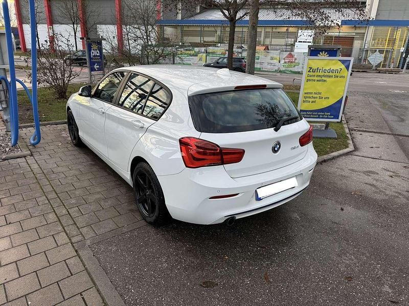 Gebraucht BMW 116 Urban Line 116 PS (85 kW) 2015 Weiß Kleinwagen