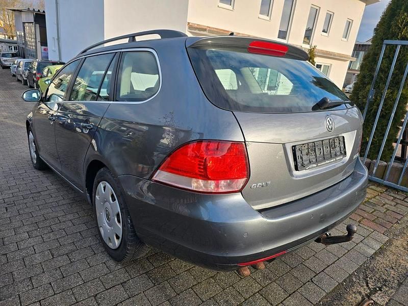 Gebraucht VW Golf VI Comfortline 140 PS (102 kW) 2010 Grau Kleinwagen