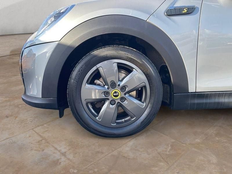 Gebraucht Mini Cooper SE Essential 135 kW (184 PS) 2023 Silber Kleinwagen