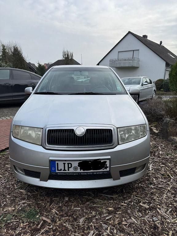 Silber Gebraucht 2002 Skoda Fabia Classic Limousine | 959 € (Guter Preis) - Bild 1/4