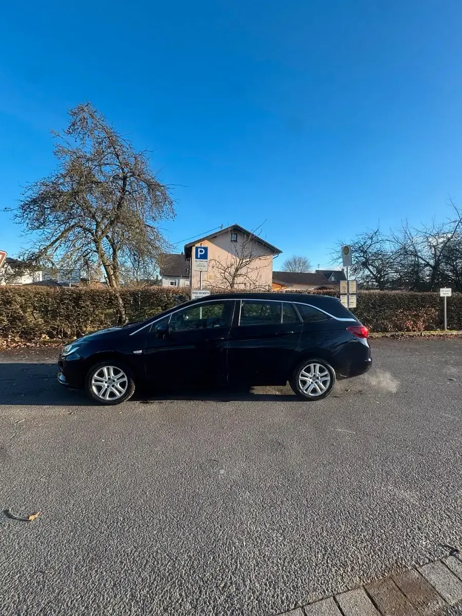 Gebraucht Opel Astra 136 PS (100 kW) 2018 Blau Kombi