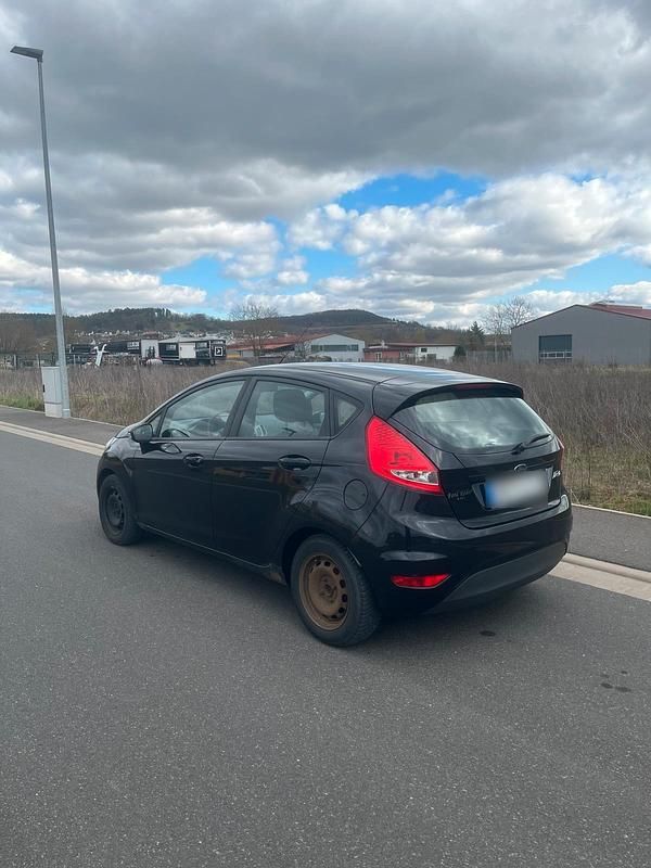 Gebraucht Ford Fiesta 82 PS (60 kW) 2010 Schwarz Kleinwagen
