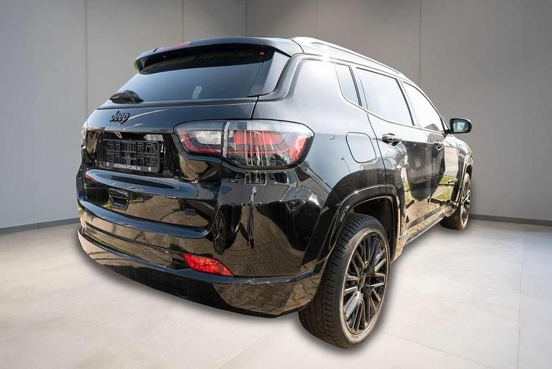 Gebraucht Jeep Compass 131 PS (96 kW) 2023 Schwarz SUV
