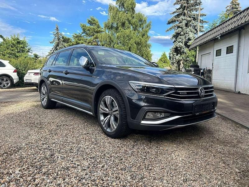 Grau Gebraucht 2021 VW Passat Alltrack Kombi | 31.400 € (Fairer Preis) - Bild 1/4
