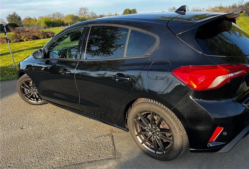 Używany Ford Focus ST 280 KM (205 kW) 2020 Czarny Sedan/Limuzyna