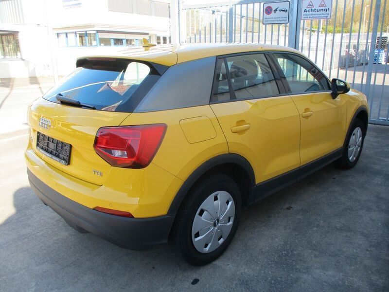 Gebraucht Audi Q2 Basis 116 PS (85 kW) 2017 Gelb SUV