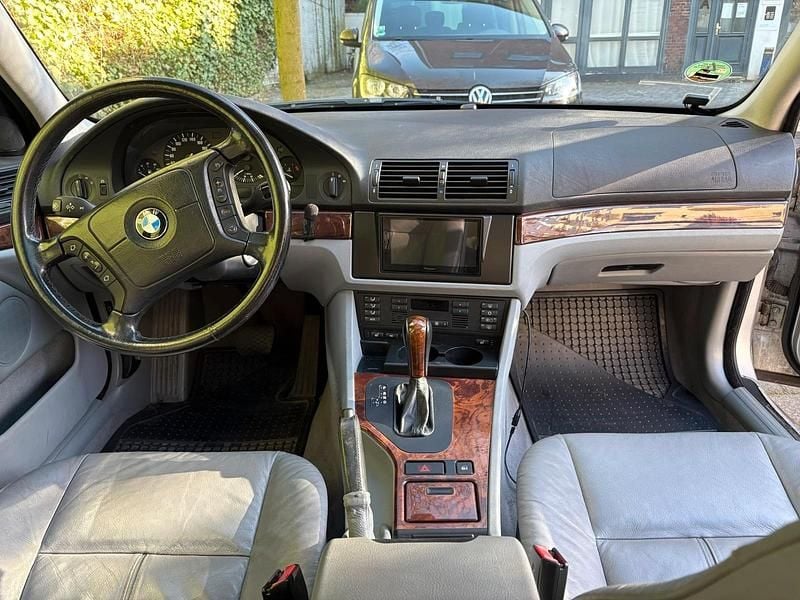 Gebraucht BMW 520 170 PS (125 kW) 2000 Silber Kombi