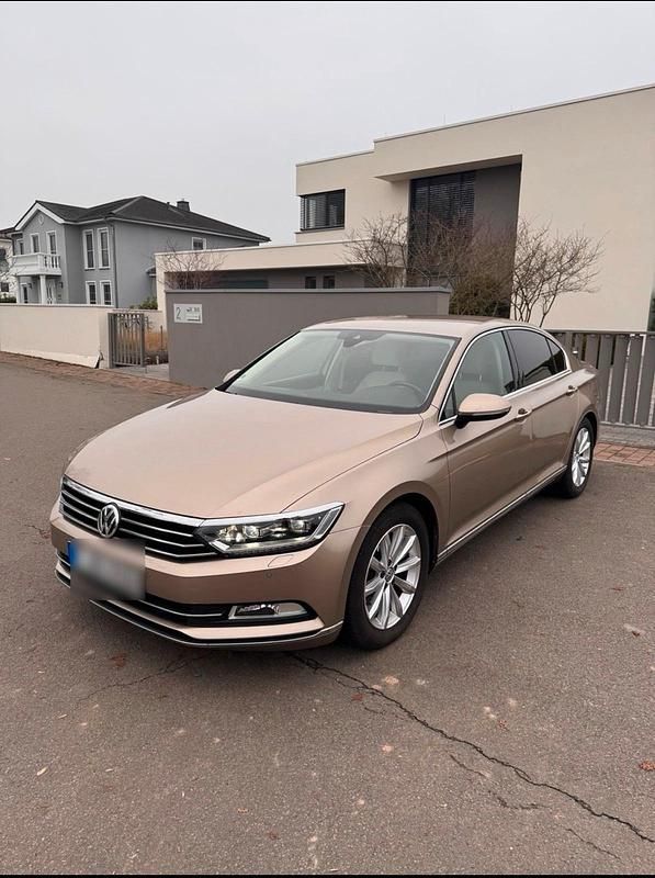 Gebraucht VW Passat Highline 150 PS (110 kW) 2017 Limousine