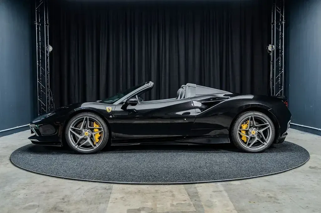 Gebraucht Ferrari F8 721 PS (530 kW) 2021 Schwarz Cabrio