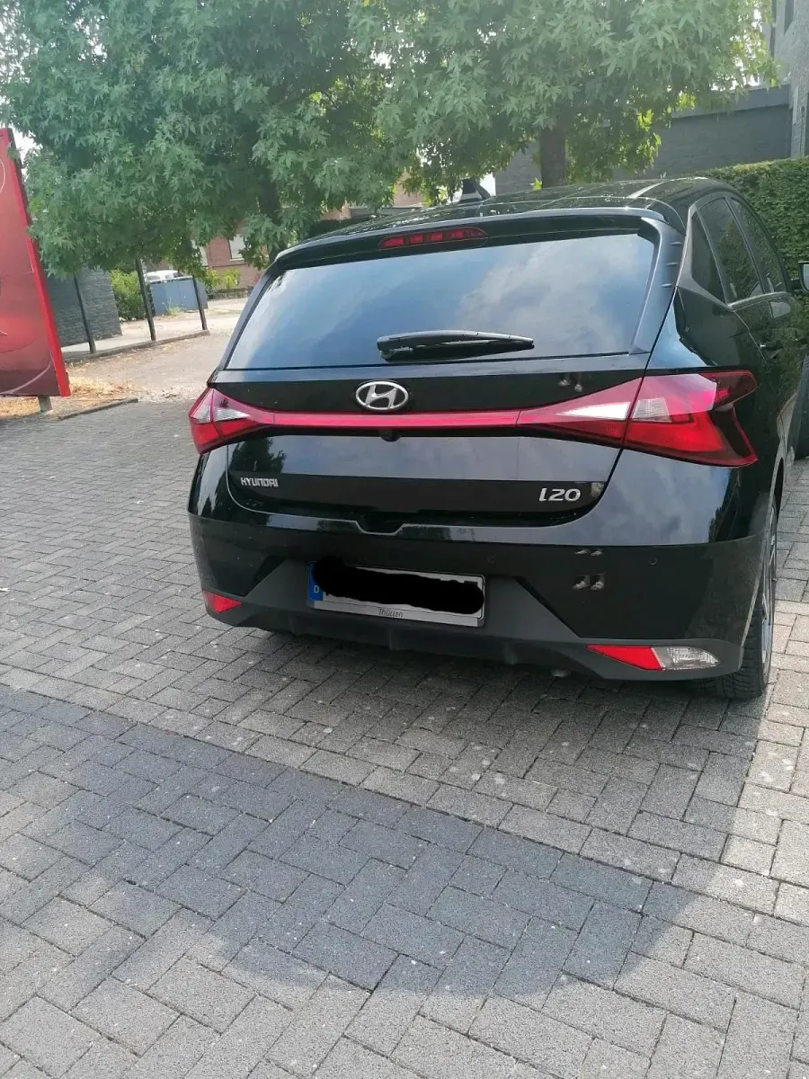 Gebraucht Hyundai i20 100 PS (73 kW) 2022 Schwarz Kleinwagen
