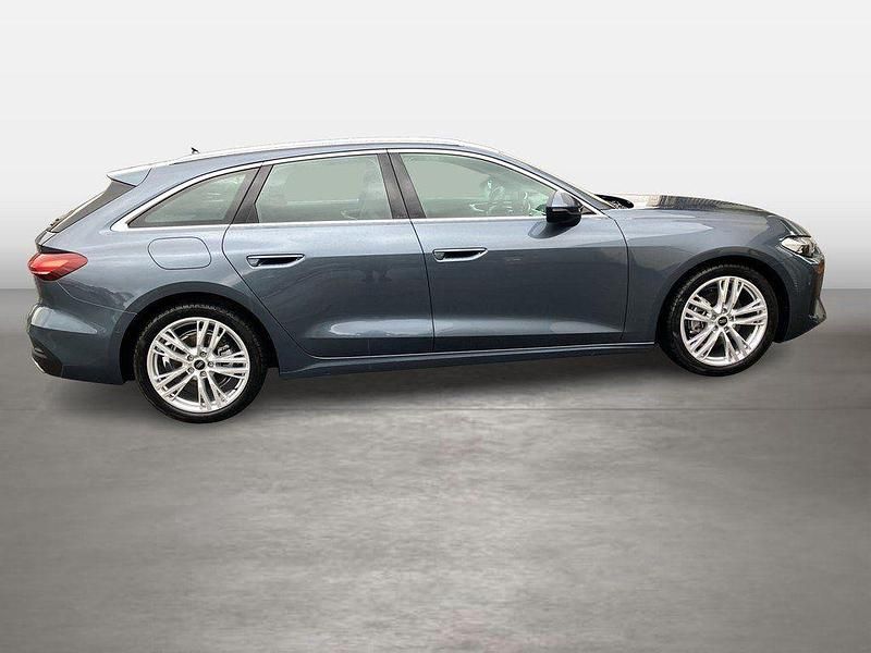 Gebraucht Audi A5 Ambiente 204 PS (150 kW) 2025 Horizontblau metallic Kombi