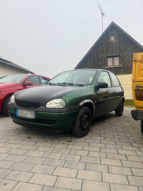 Grün Gebraucht 1997 Opel Corsa Kleinwagen | 650 € (Guter Preis) - Bild 1/4