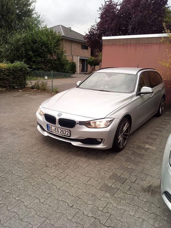 Silber Gebraucht 2014 BMW 318 Luxury Line Kombi | 8.500 € (Fairer Preis) - Bild 1/4