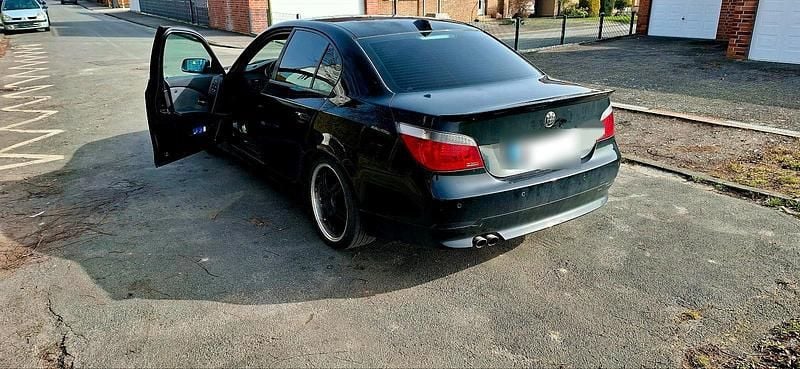Gebraucht BMW 523 177 PS (130 kW) 2005 Schwarz Limousine