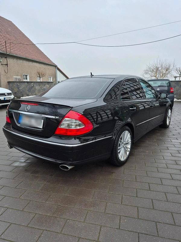 Gebraucht Mercedes E420 314 PS (230 kW) 2008 Schwarz Limousine