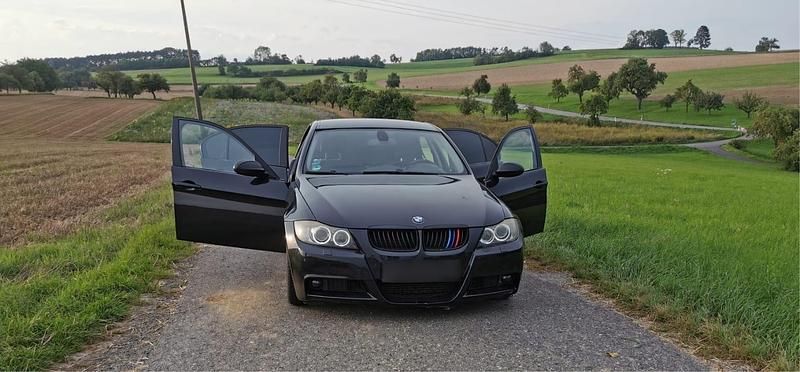 Gebraucht BMW 330 231 PS (169 kW) 2008 Schwarz Limousine