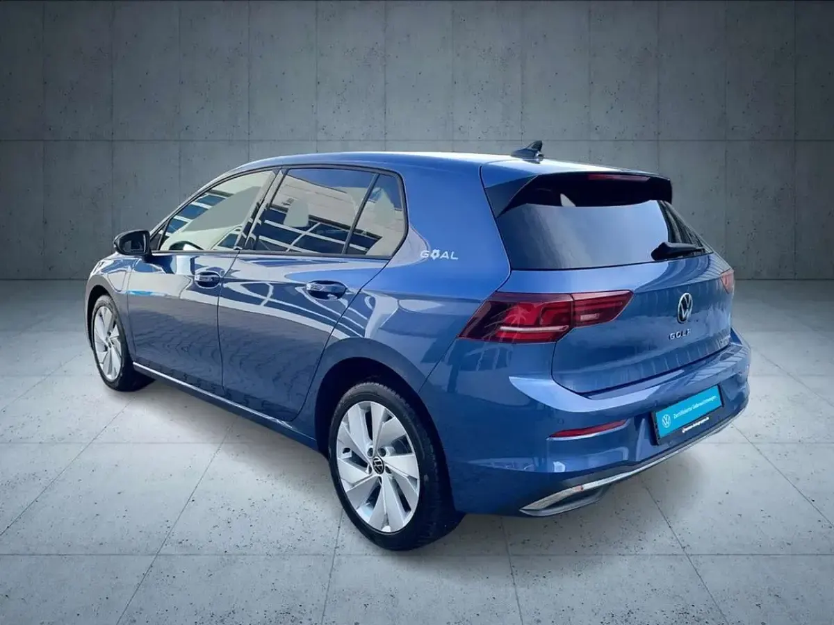 Gebraucht VW Golf VIII Goal 204 PS (150 kW) 2025 Anemonenblau metallic Limousine