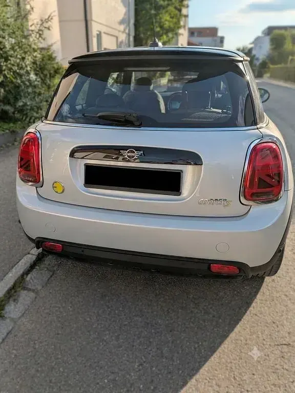 Gebraucht Mini Cooper SE Classic 135 kW (184 PS) 2022 Weiß Kleinwagen