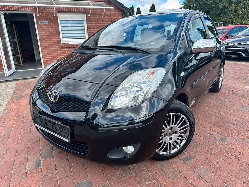 Schwarz Gebraucht 2011 Toyota Yaris Cool Kleinwagen | 5.600 € (Etwas zu teuer) - Bild 1/4