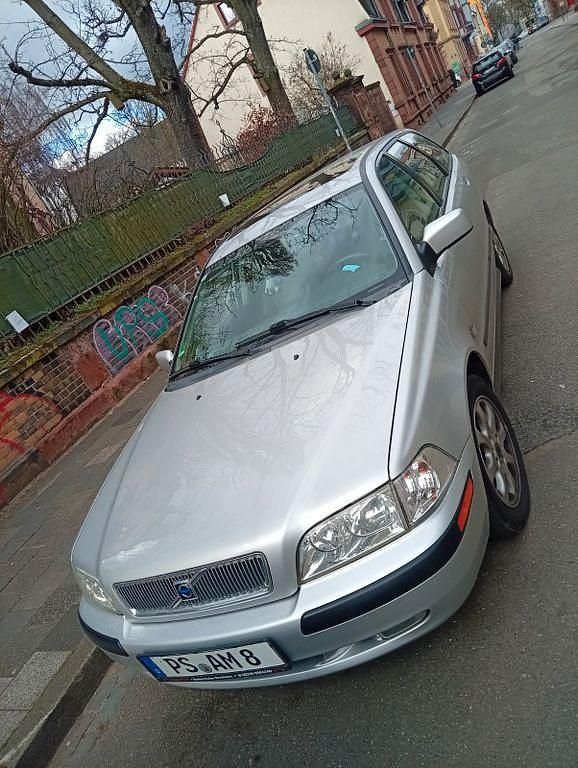 Gebraucht Volvo V40 Comfort 122 PS (89 kW) 2002 Silber Kombi