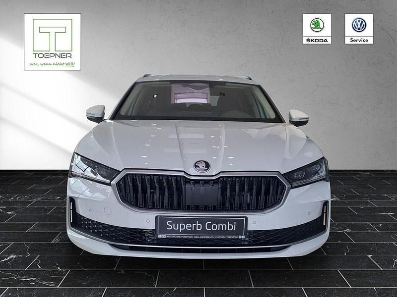Neu Skoda Superb Selection 193 PS (141 kW) 2025 Weiß Kombi