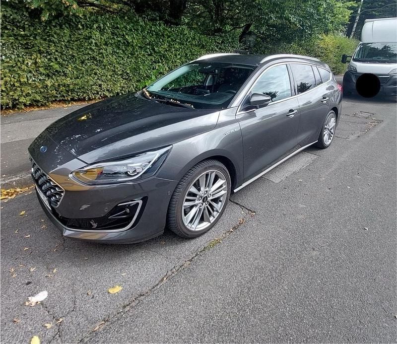 Grau Gebraucht 2020 Ford Focus Vignale Kombi | 21.790 € (Fairer Preis) - Bild 1/4