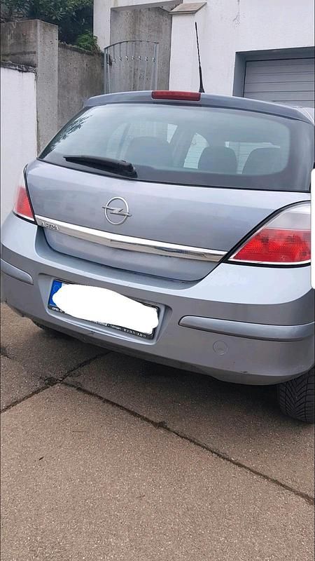 Silber Gebraucht 2005 Opel Astra Kleinwagen | 1.300 € (Guter Preis) - Bild 1/4