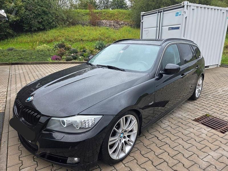 Schwarz Gebraucht 2011 BMW 325 Performance Kombi | 6.299 € (Guter Preis) - Bild 1/4