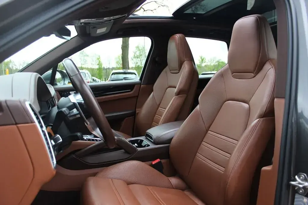 Gebraucht Porsche Cayenne 462 PS (339 kW) 2022 Grau SUV