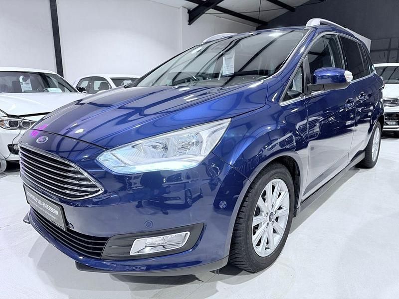 Blau Gebraucht 2018 Ford Grand C-Max Titanium Van / Kleinbus | 12.490 € (Fairer Preis) - Bild 1/4