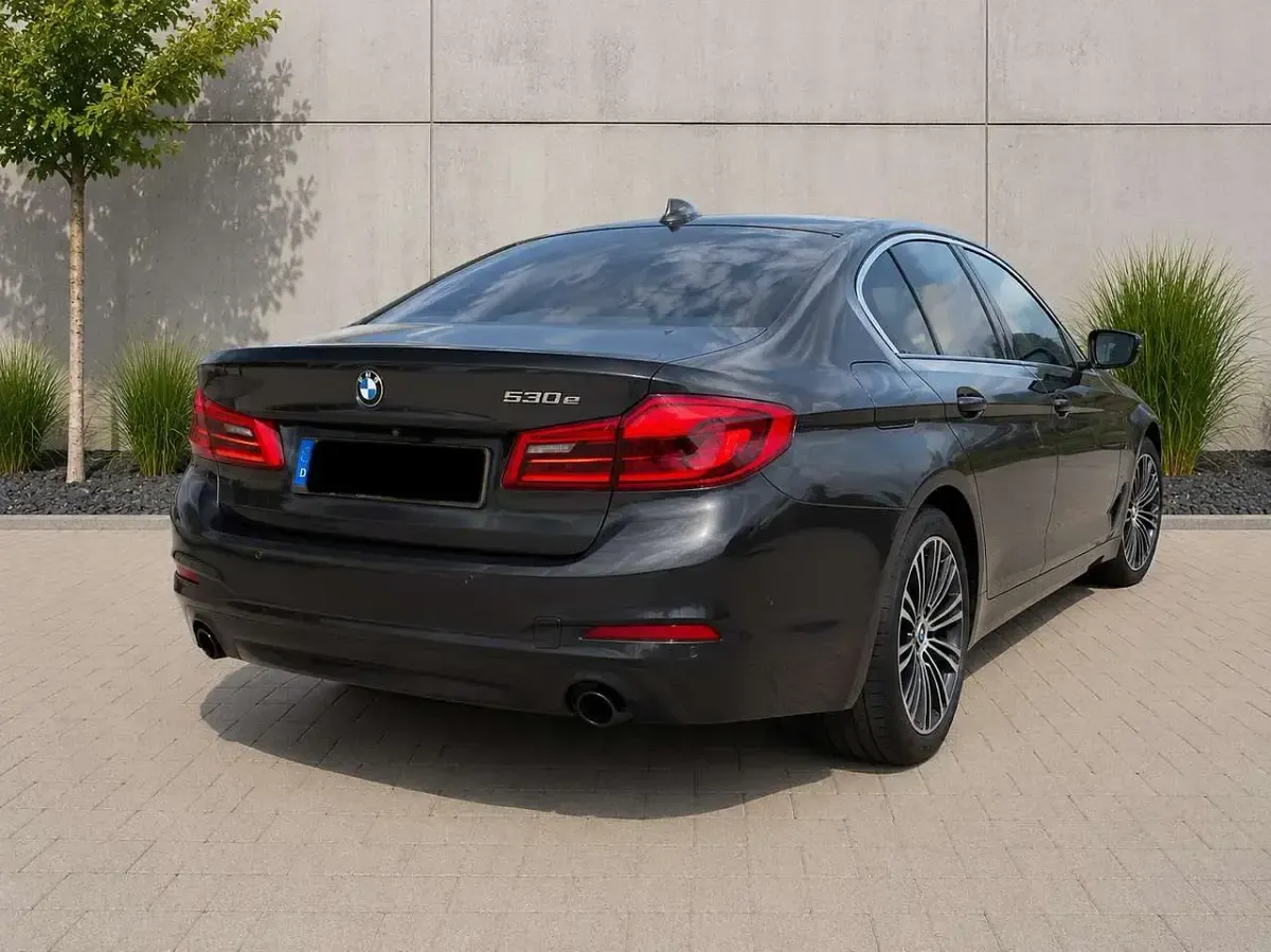 Gebraucht BMW 530e iPerformance 252 PS (185 kW) 2019 Grau Limousine