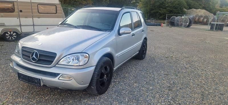 Silber Gebraucht 2004 Mercedes ML270 SUV | 2.699 € (Superpreis) - Bild 1/4