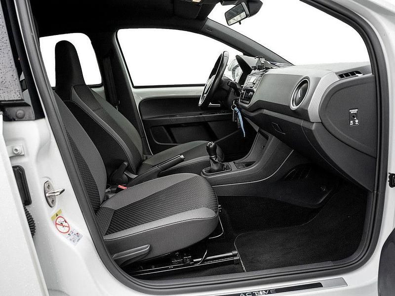 Gebraucht VW up! Active 65 PS (47 kW) 2021 Weiß Kleinwagen