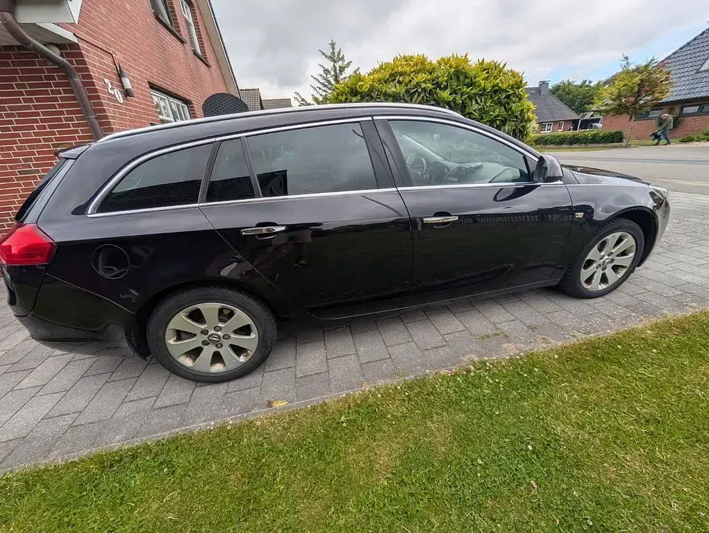 Gebraucht Opel Insignia Edition 160 PS (117 kW) 2009 Schwarz Kombi