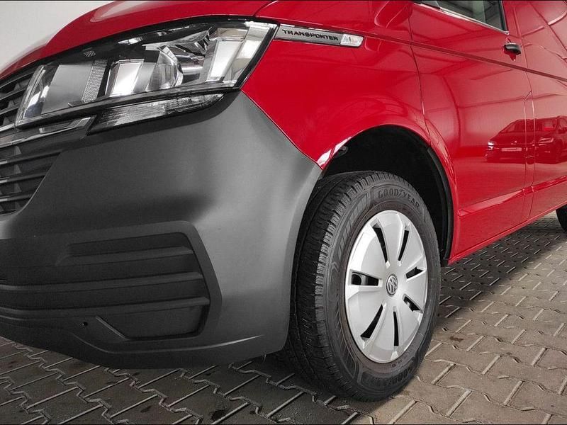 Gebraucht VW Transporter 110 PS (80 kW) 2021 Kirschrot Van