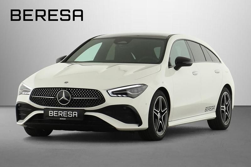 Polarweiß Gebraucht 2024 Mercedes CLA200 AMG Kombi | 32.180 € (Fairer Preis) - Bild 1/4