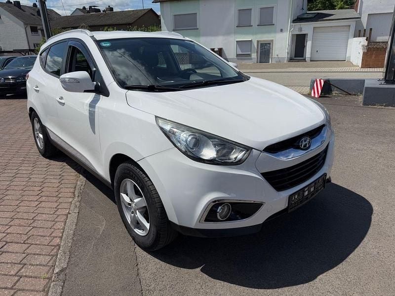 Weiß Gebraucht 2013 Hyundai ix35 Edition SUV | 7.590 € (Guter Preis) - Bild 1/4