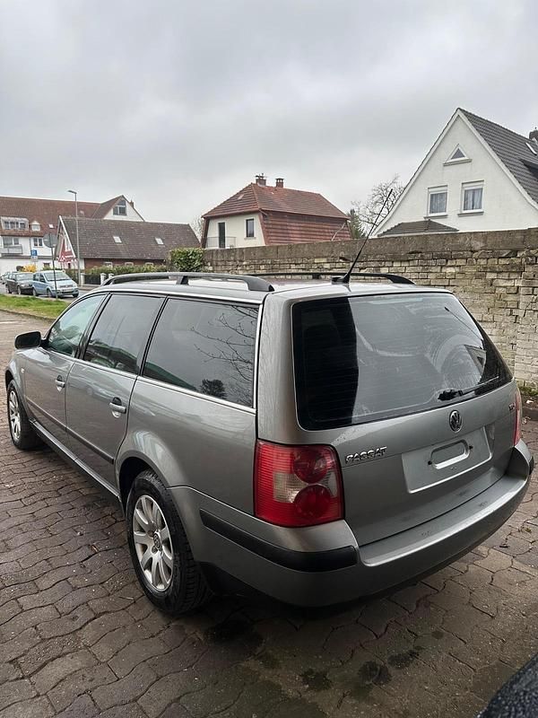 Używany VW Passat 131 KM (96 kW) 2003 Srebrny Kombi