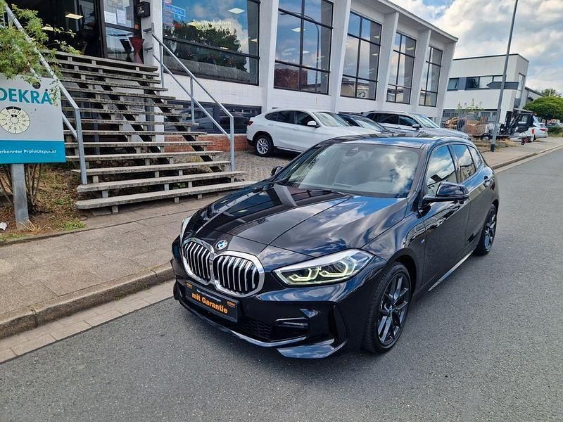 Schwarz Gebraucht 2024 BMW 120 M Sport Kleinwagen | 28.750 € (Fairer Preis) - Bild 1/4