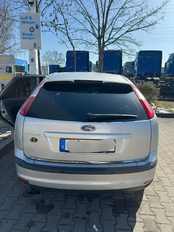 Gebraucht Ford Focus Ghia 120 PS (88 kW) 2007 Grau Limousine