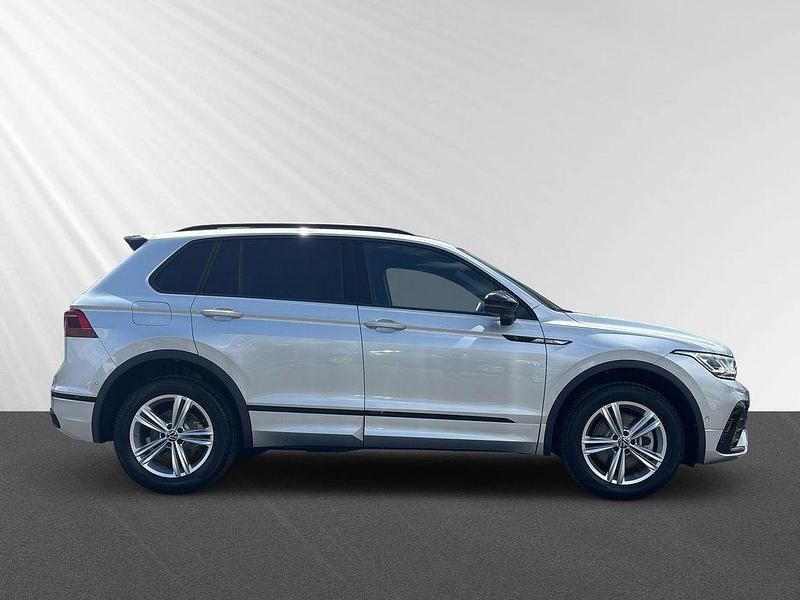 Gebraucht VW Tiguan R-line 245 PS (180 kW) 2025 Reflexsilber metallic SUV