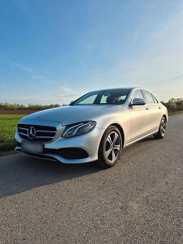 Second-hand Mercedes E220 194 CP (142 kW) 2019 Argintiu Berlinǎ