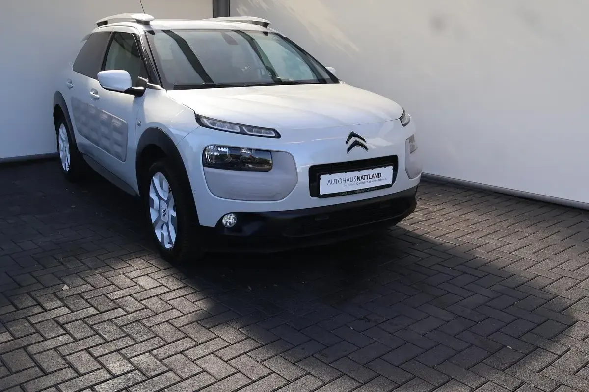 Gebraucht Citroën C4 99 PS (72 kW) 2017 Weiß SUV