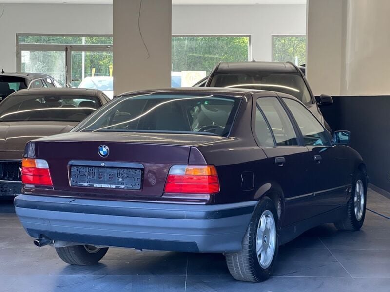 Gebraucht BMW 318 113 PS (83 kW) 1993 Violett Limousine