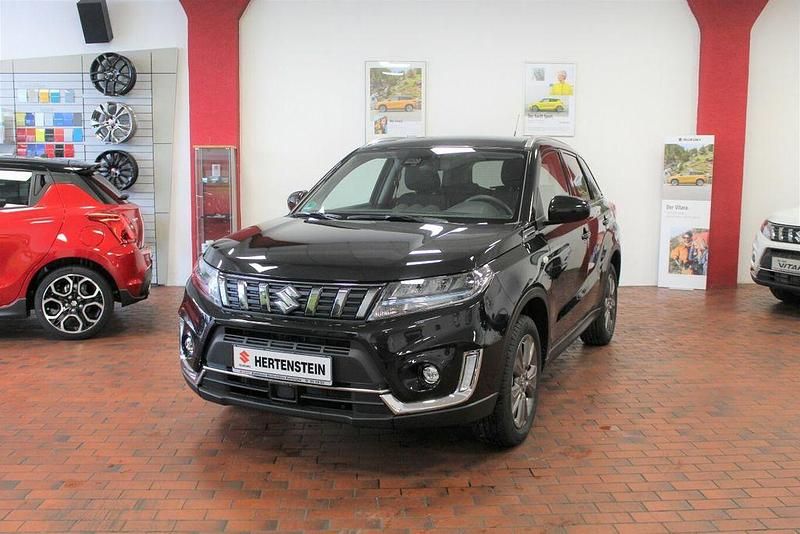 Gebraucht Suzuki Vitara 102 PS (75 kW) 2023 Schwarz SUV